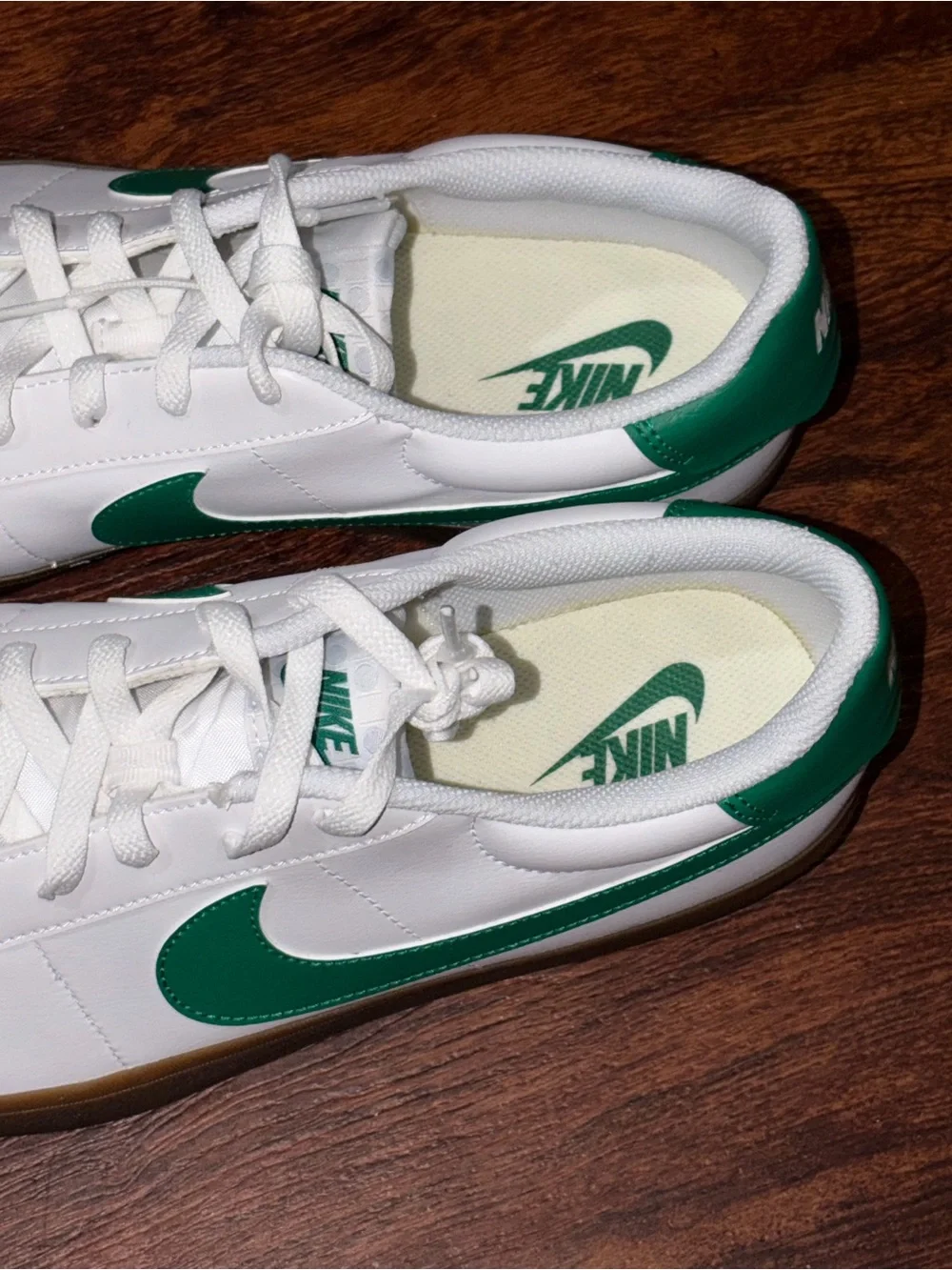 Nike size 10.5 shoes classic